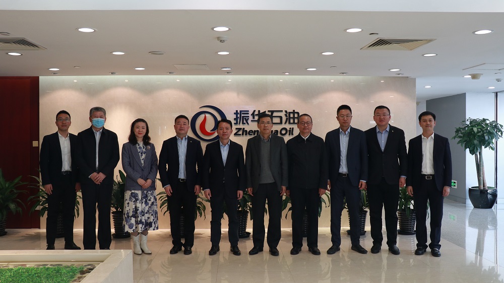 公司董事長王粵濤會見遼寧港口集團(tuán)首席執(zhí)行官王志賢